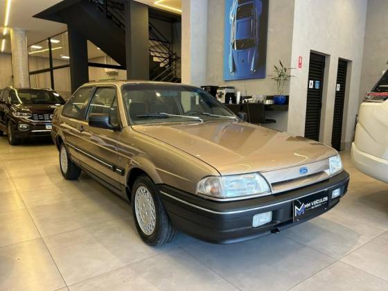 FORD VERSAILLES 2.0 GHIA 8V GASOLINA 2P MANUAL